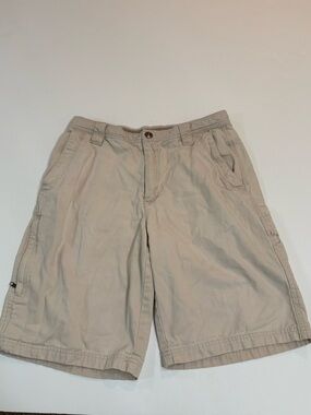 Columbia Men's Light Tan Active/Hiking Shorts. Size 32 Inseam 11”